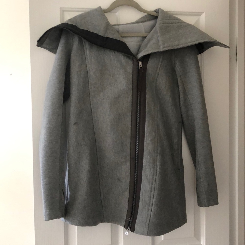 Lululemon Gray Outerwear Jacket size 6